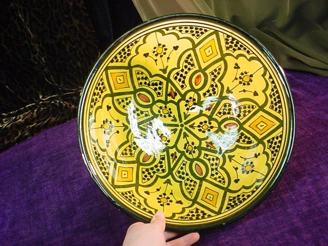 12 POTTERY BARN Yellow KASARA Majolica SERVING BOWL  