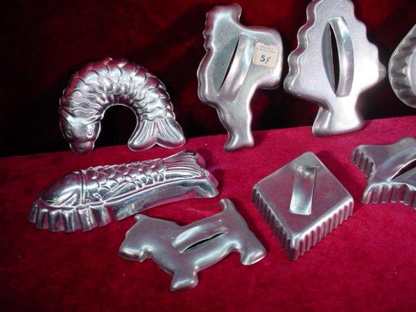 LOT Vintage 1950s ALUMINUM COOKIE CUTTERS Toys MOLDS Silver Metal OLD 