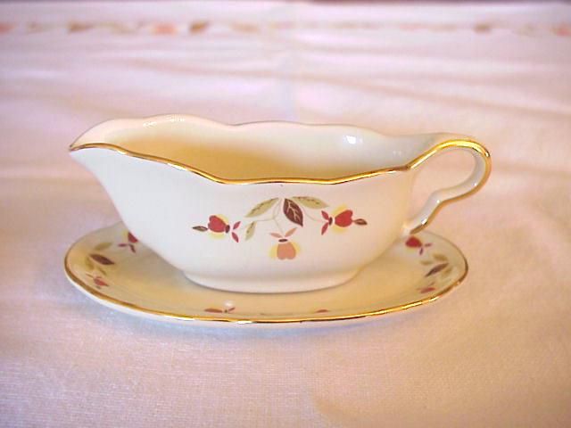 JEWEL TEA AUTUMN LEAF MINI GRAVY BOAT AND PLATTER , MINT CONDITION 