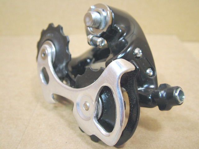 NOS Shimano 105 Rear Derailleur w/Short Cage (Black)  