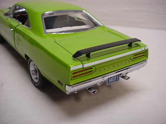 ROAD RUNNER SASSY GREEN 440 6 PACK 70 PLYM GMP 1/18  