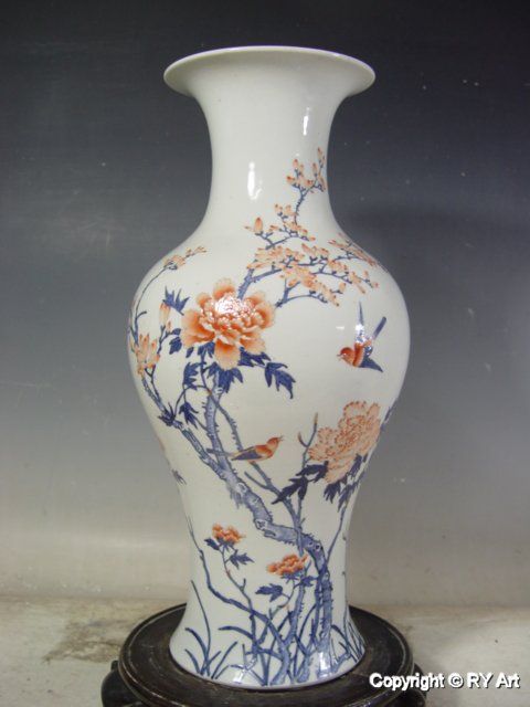 RARE IMERIAL FAMILLE ROSE IMARI PORCELAIN VASE 16 H  