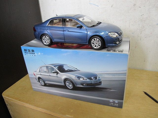 Volkswagen Jetta Bora MK4 1/18 model car  