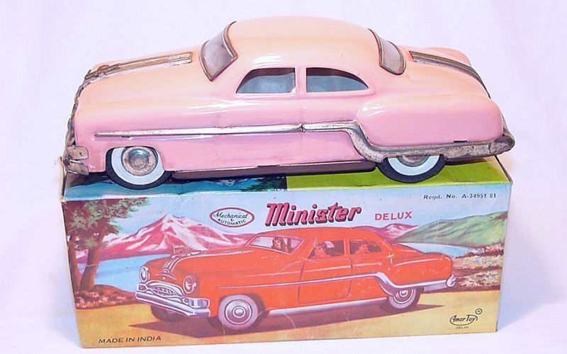 Amar Toy 118 PONTIAC CHIEFTAN DELUXE Tin Friction MIB  