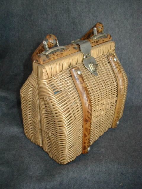 VTG 50S 60S RATTAN WICKER STRAW PURSE WOOD HANDLE SIMON MR ERNEST 