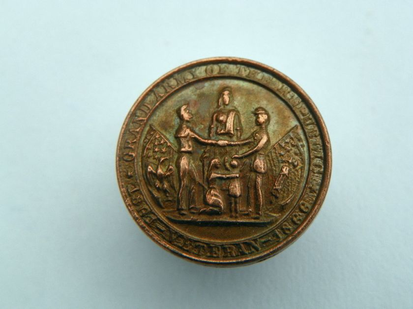 Old GAR Grand Army of the Republic Lapel Membership Button  