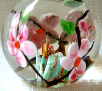 Pretty Art Glass Paperweight FLOWERS / BLOSSOM Fig Shaped  