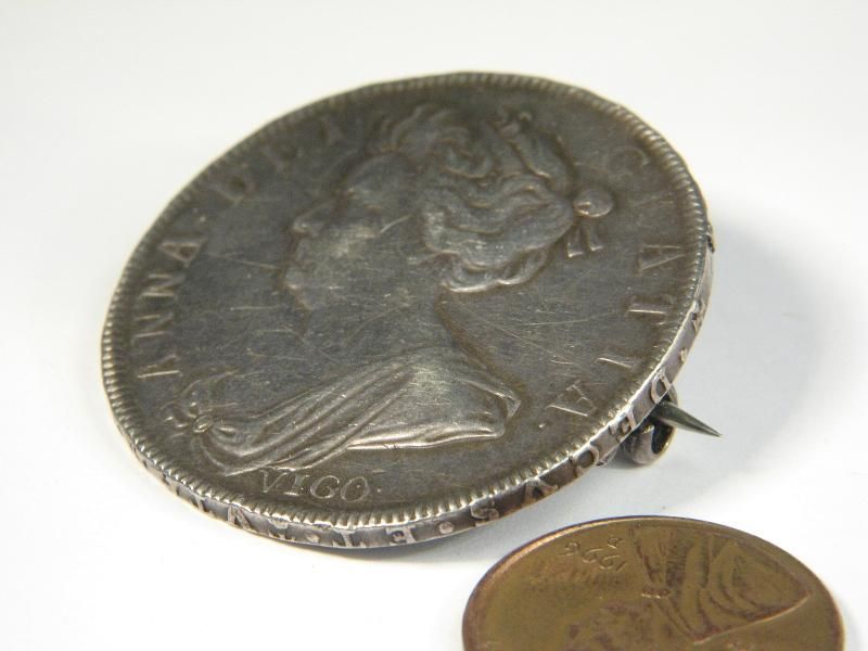 ANTIQUE ENGLISH SILVER QUEEN ANNE VIGO HALF CROWN / 2 SHILLING 6 PENCE 