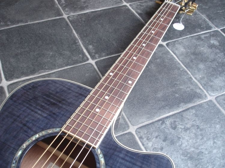 AEG20E range is based on Ibanezs original AEG body shape with a 