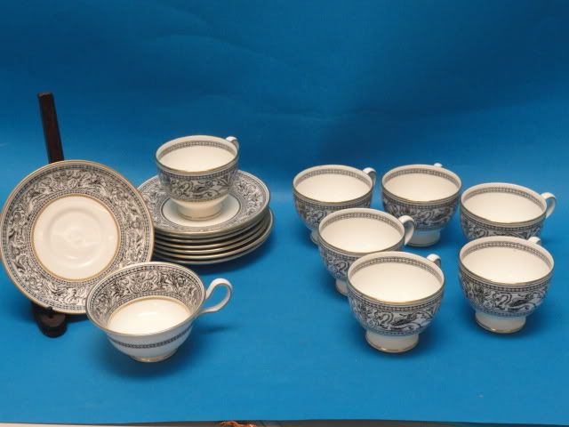 8x WEDGWOOD BLACK DRAGONS FLORENTINE W4312 GOLD RIM CUP & SUACER 