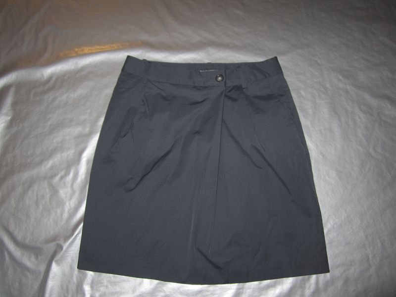 BANANA REPUBLIC NAVY BLUE SKIRT Nylon/Cotton Fabric Stretch Size 6 