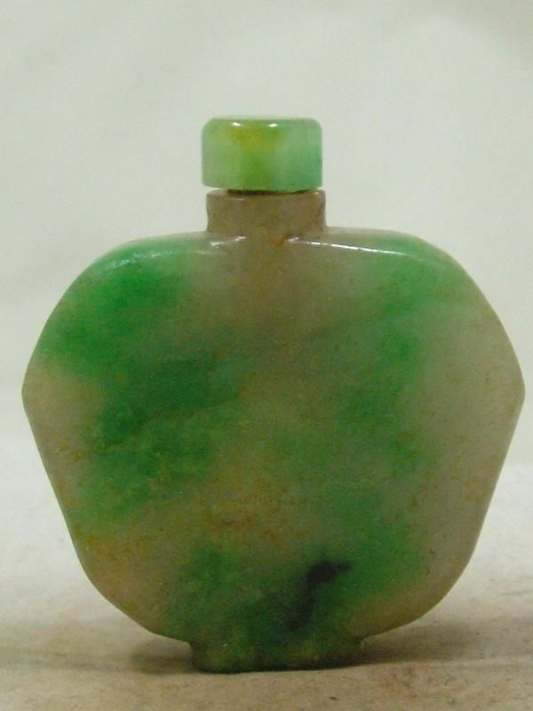 Chinese Hand Paint OLD JADE sculpt snuff bottle 3528  