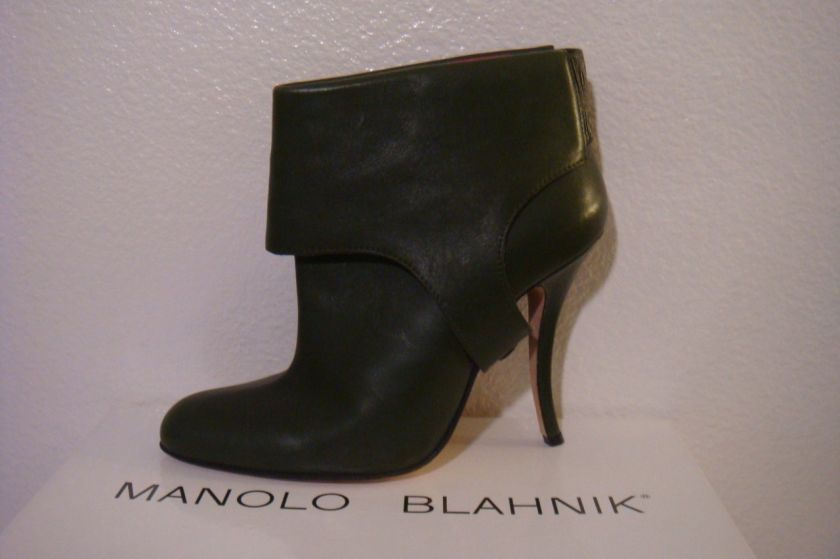 Manolo Blahnik Booties Boots Heels $1,150 36/6 Green w/ pink interior 