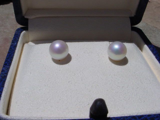 18K ~MIKIMOTO~8.5 mm YG STUD PEARL EARRINGS A+  