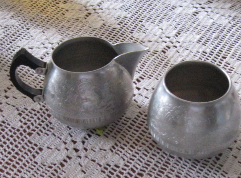 Swan Brand The Carlton England Creamer & Sugar Set  