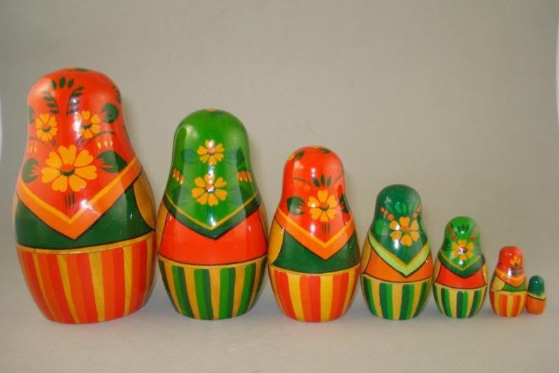 Set of 7 Vintage Russian Nesting Dolls w/ flowers*USSR*  