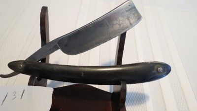 VINTAGE STRAIGHT RAZOR WADE & BUTCHER LARGE HORN HANDLE #131  