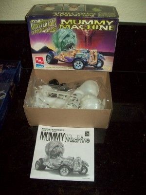 AMT MONSTER RODS MUMMY MACHINE CAR MODEL KIT  