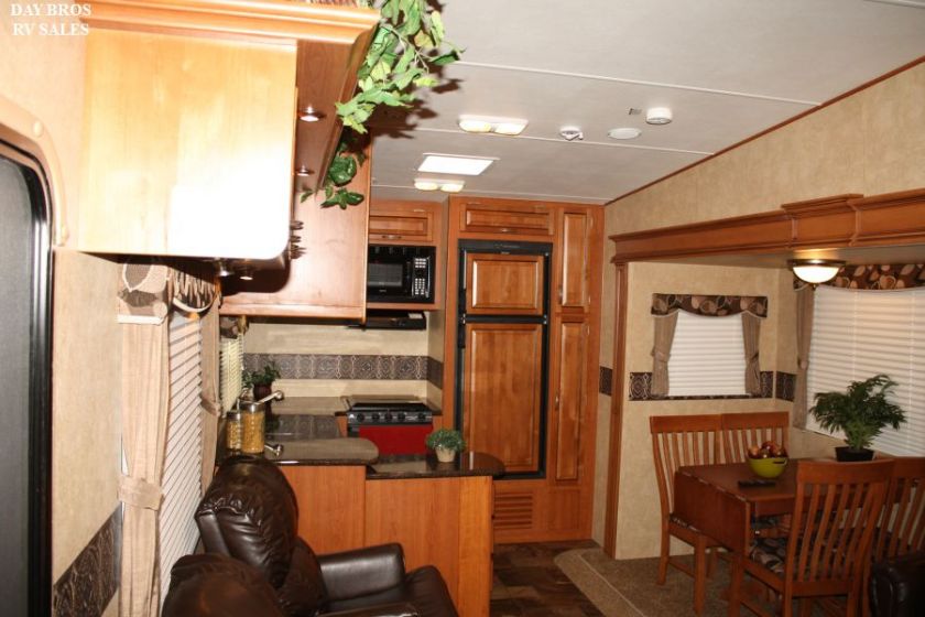   30 RV 2012 HOLIDAY RAMBLER ALUMI LITE HERITAGE SERIES 30 RV  