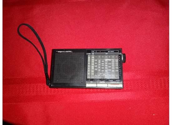 REALISTIC (Radio Shack) DX 342 AM/FM/SW 9 BAND SHORTWAVE RADIO 