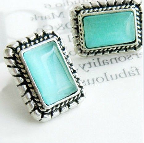 Elegant Vintage Emerald Green Opal Stud Earrings Silver Edge Ladys 