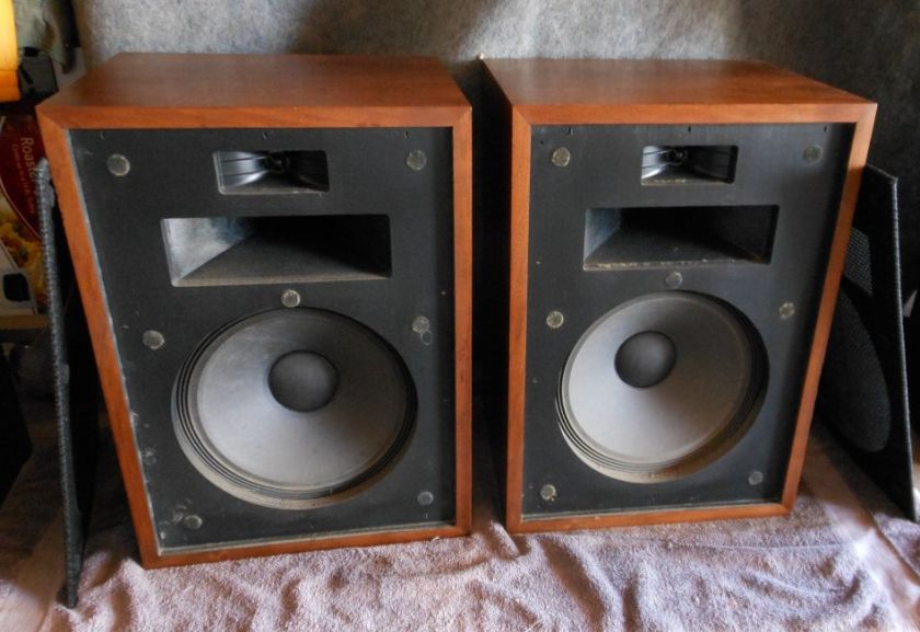 Klipsch Heresy Bookshelf Speakers   rare and beautiful  