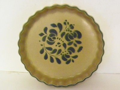   FOLK ART 9 Quiche Fluted Edge Stoneware Oven Microwave USA 233  