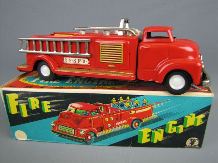 Vintage SSS Friction Tin Fire Engine Truck S1041 Japan  