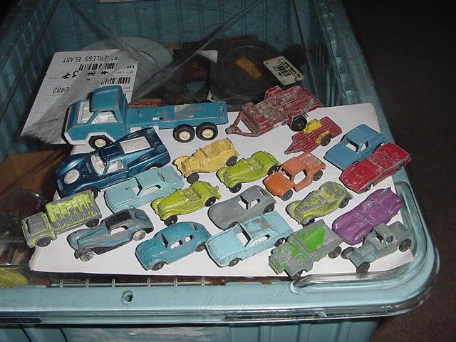 LARGE LOT OF 20 VINTAGE TOOTSIETOY TOOTSIE TOY CARS TRUCKS  